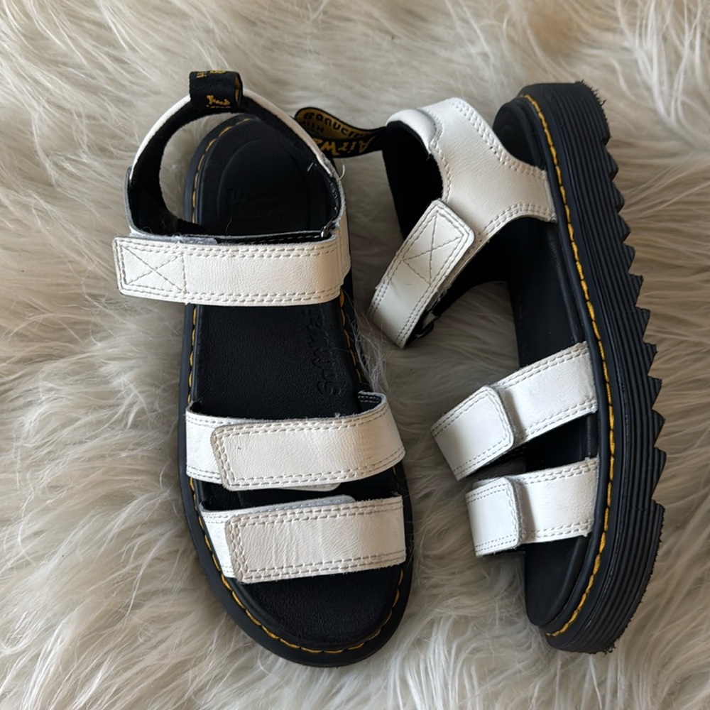 Girl's Dr Martens Klaire Leather Strap
Sandals Size 4